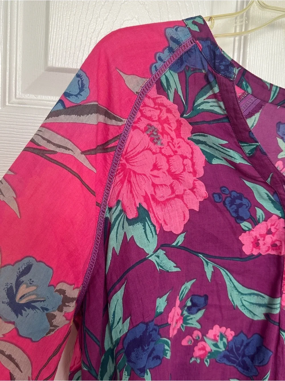 Women's Magenta Floral V-Neck Button-Front Blouse